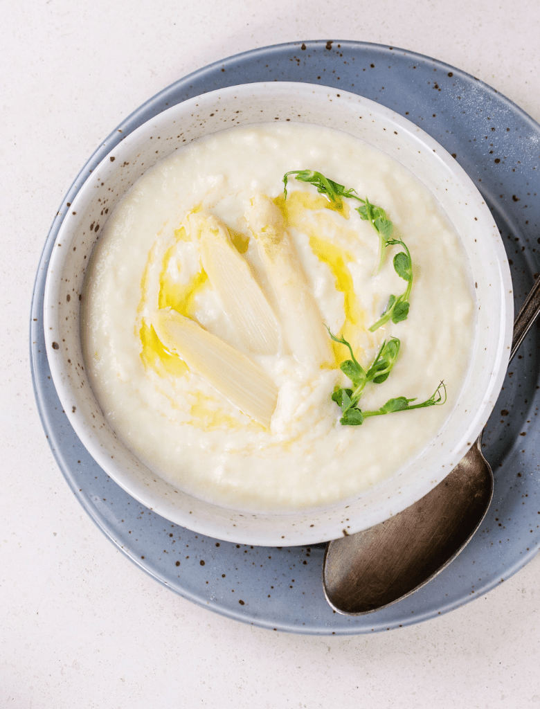 Velouté d'asperges blanches & huile d'olive